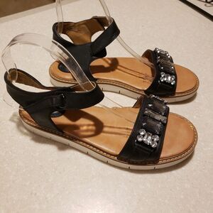 Clark’s Women’s Artisan Sandals Lydie Joelle Size 8 Gemstone Embellishment